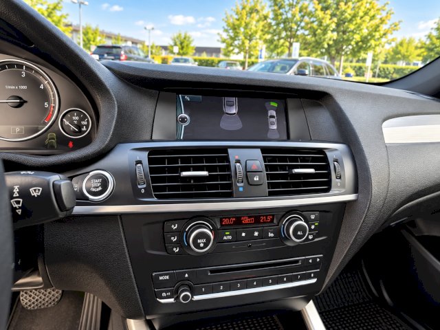BMW BMW X3 II (F25) xDrive20dA 184ch Luxe